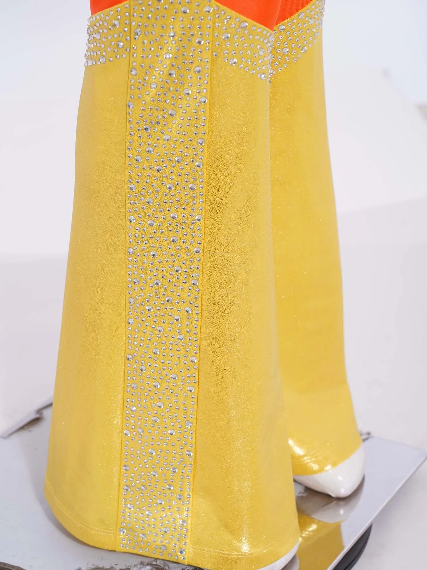 

Kids Girls Gymnastics Acrobatics Dance Pants Elastic Waist Color Block Rhinestones Flared Pants Trousers Jazz 80s Disco Costume