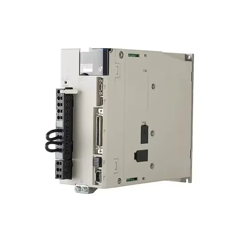 

Новый в упаковке сервопривод SGD7S-5R5A00A002