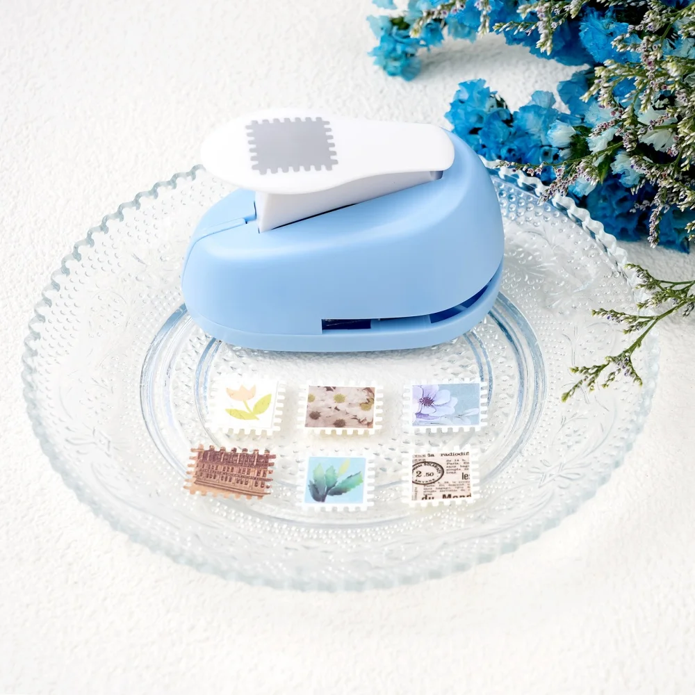 

Дырокол для бумаги 2x1.8см/2.5x2.9см в форме почтового штампа для творчества, изготовления открыток, проектов для ведения дневников, декоративных элементов для бумажных поделок