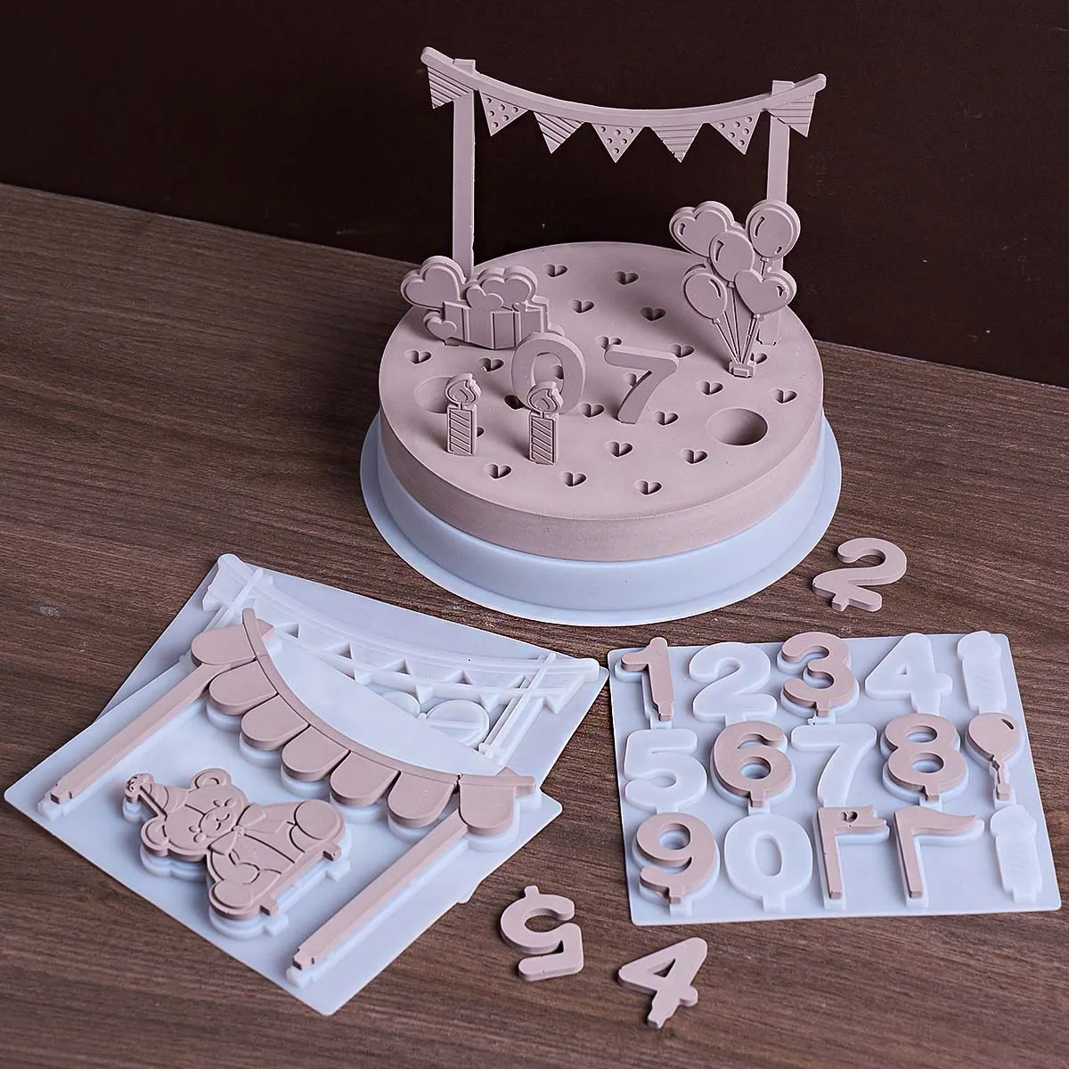 Round Celebration Candle Holder Silicone Mold DIY Concrete Pouring 0-9 Digital Bear Love Tray Resin Mold Birthday Holiday Crafts