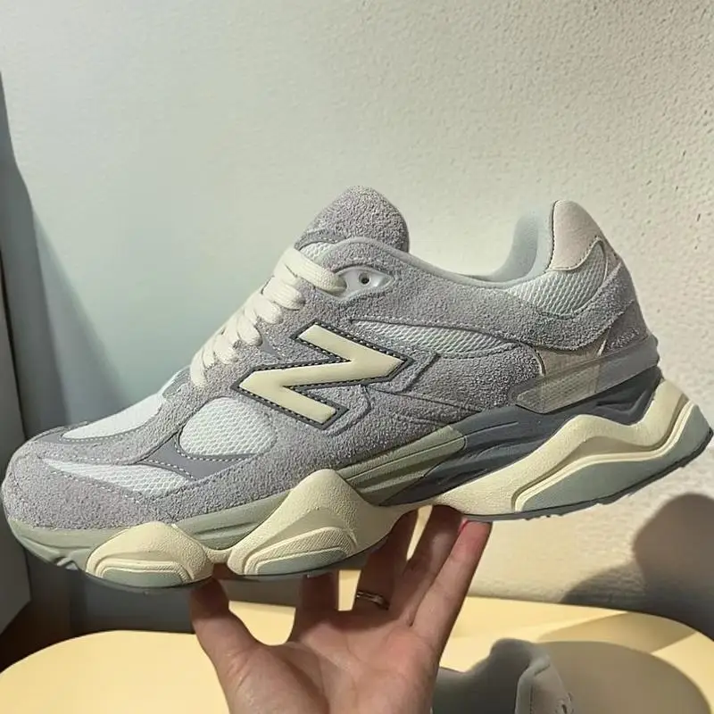 Item de moda: Novos tênis esportivos respiráveis com cabeça de bala