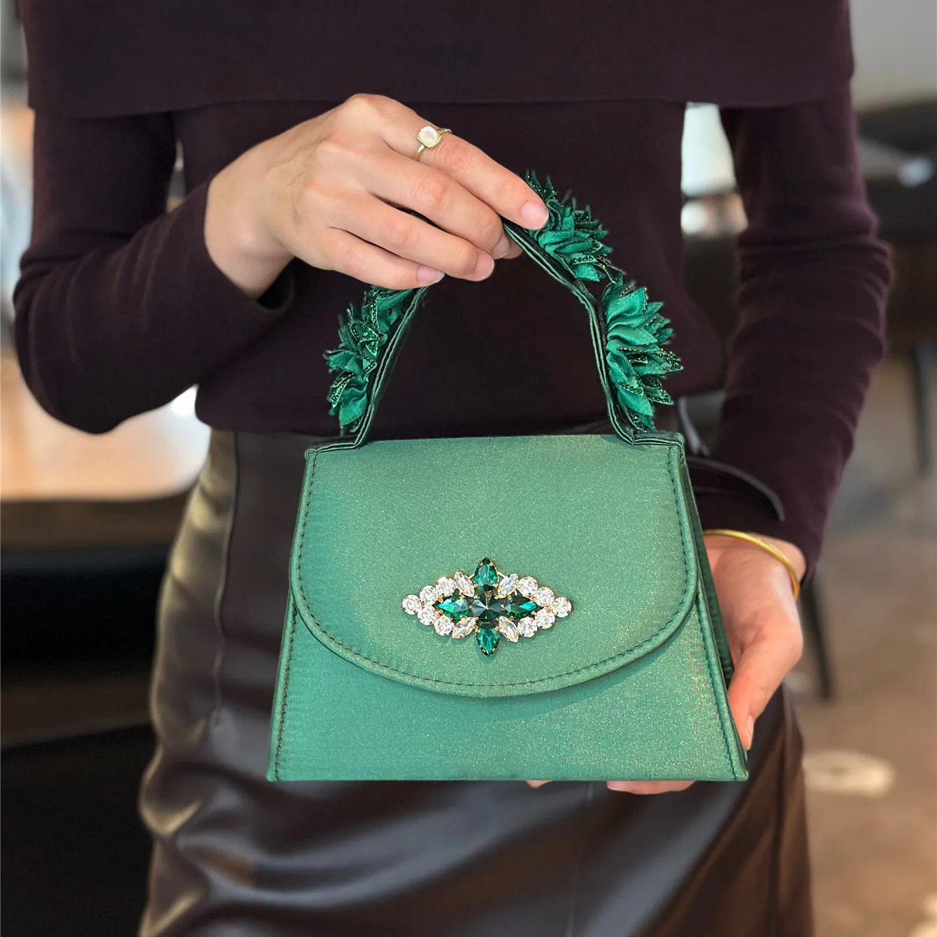 

Women Rhinestone Satin Handbags French Elegant Shiny Appliques Banquet Bag Luxurious Design Female Chain Crossbody Bags