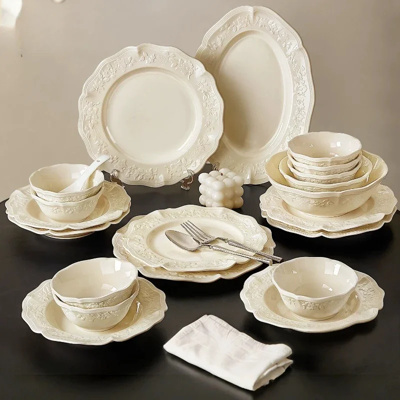 Nordic Aesthetic Dinnerware Sets Full Set Modern Elegant Designer Dinner Set Luxury Christmas Keramik Geschirr Set Dinnerware