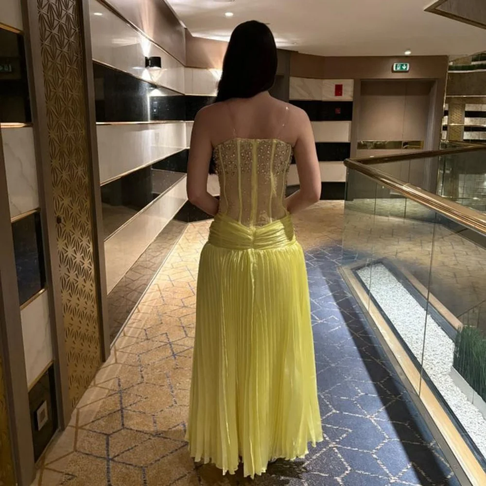 ชุดราตรีปักเลื่อมสุดหรู ดีไซน์ทรงเมอร์เมด คอวีลึก แต่งระบาย  ชุดออกงานสุดเซ็กซี่  ชุดราตรีงานพรอม  فساتين سهرة فخمة 2025