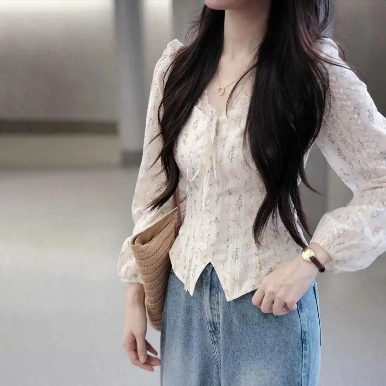 

Elegant Chinese Style Floral Embroidery Slim Fit Long Sleeve Shirt