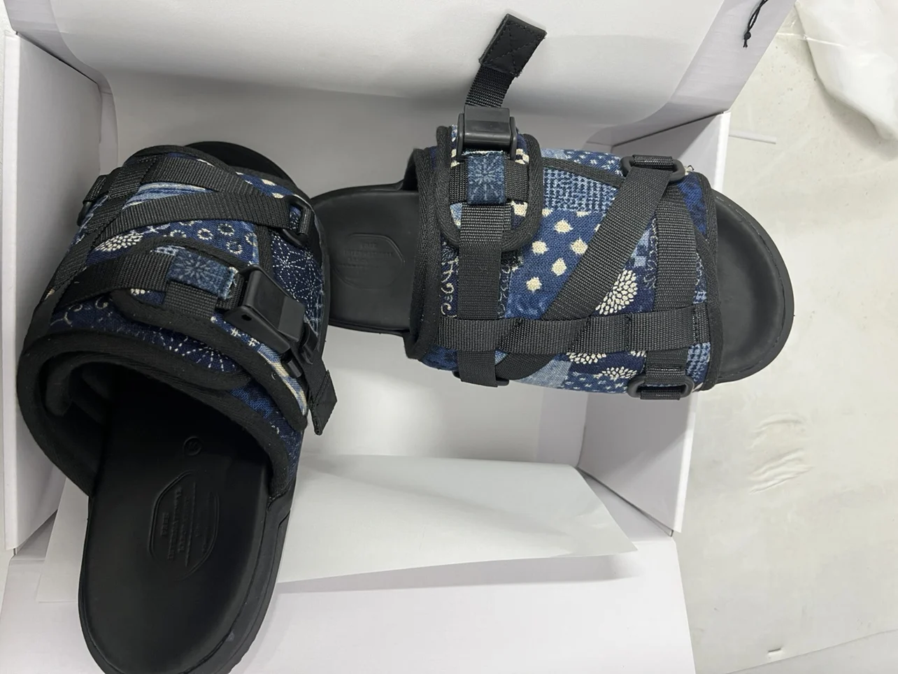 

Visvimlaoliu Blue Dye Ancient Cloth Men's Slippers Summer Outdoor Wear Genuine Leather Slippers Breathable Flat Heel Rubber Sole