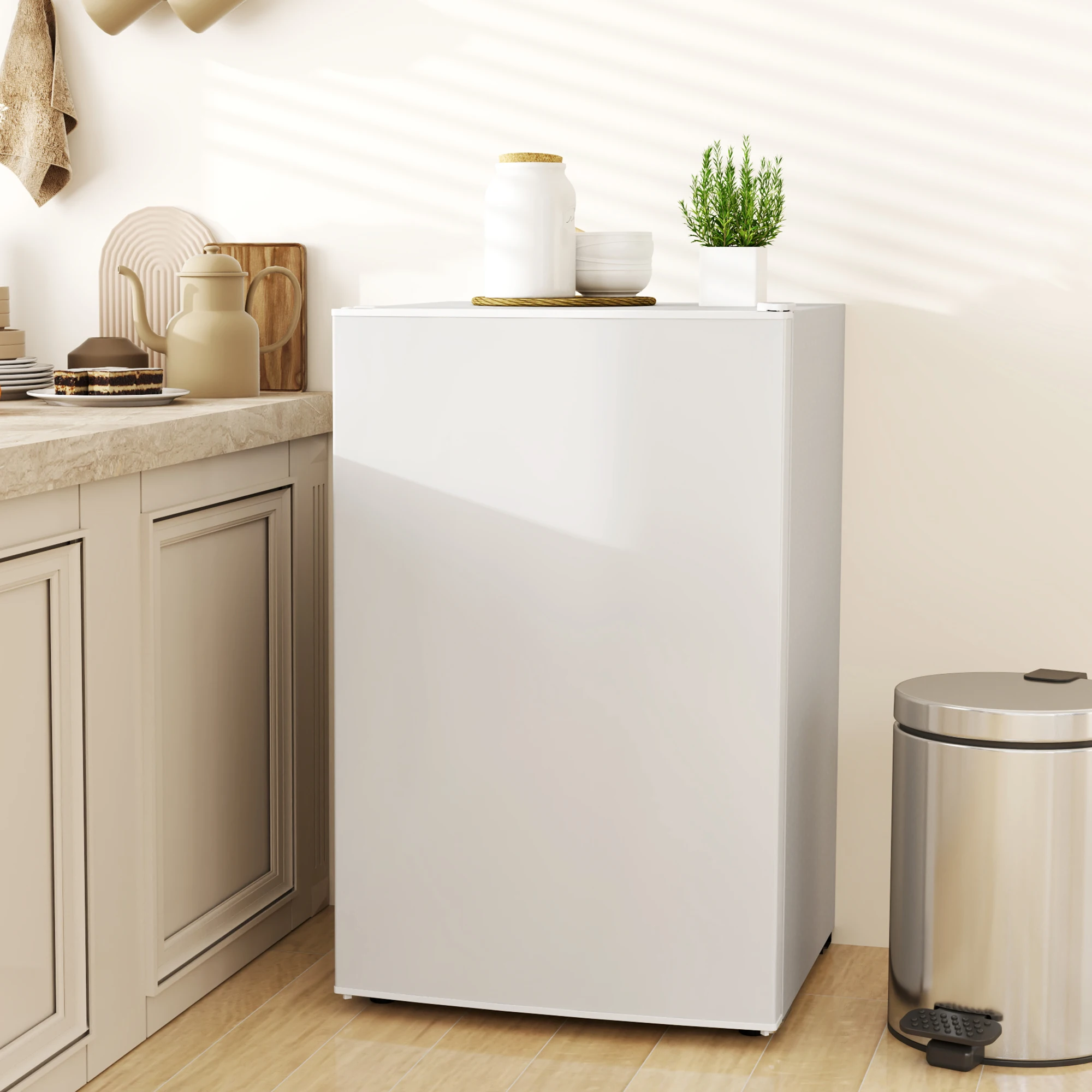 HOMCOM Mini Fridge with Freezer, 4.5 Cu.Ft Small Refrigerator with Adjustable Thermostat, Energy Efficient, Low Noise, Mini Refrigerator for Bedroom, Dorm, Office, White
