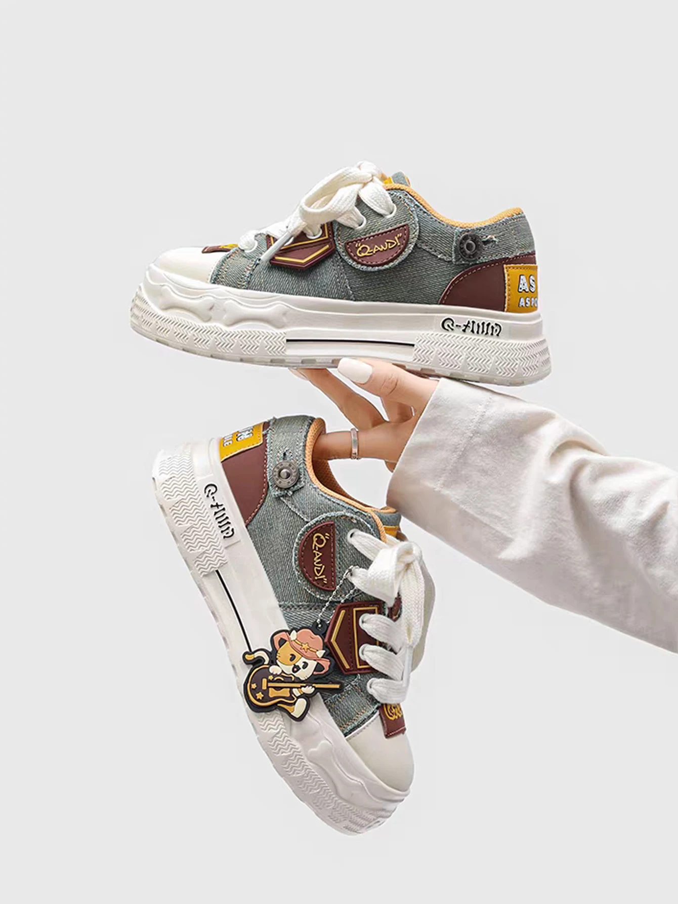 QAND 2026 New Four Seasons Retro Denim Light Green Unisex Casual Skateboarding Shoes Thick soled Height Increasing Board Shoes