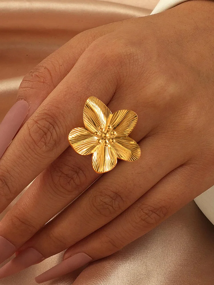 

Titanium Steel Flower Earrings Women's Fashion Jewelry Cross-Border New Style Gold Color Oil Pressing Ear Rings