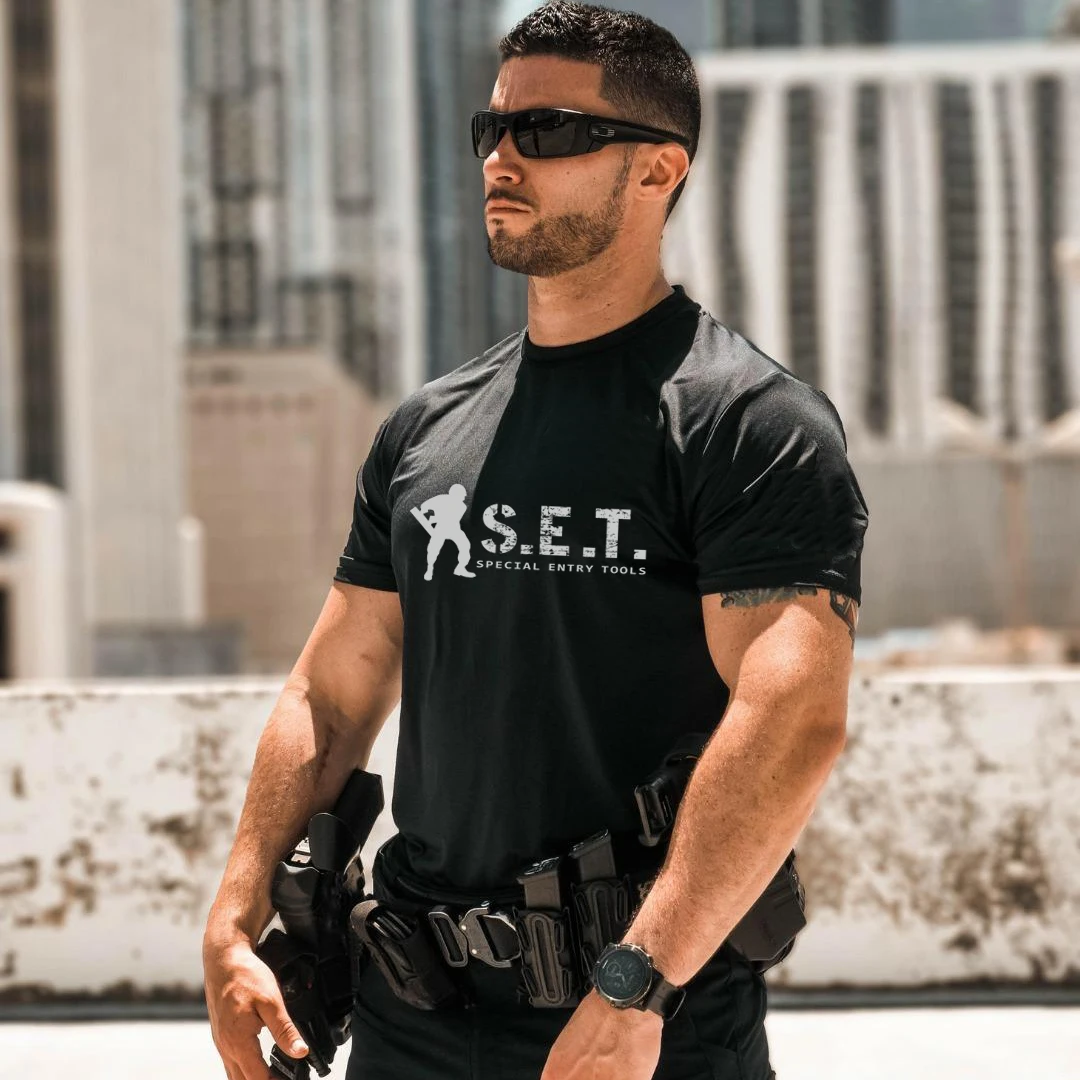 

2025 new tough guy club please open the door series SET printed short sleeve T shirt Army fans tough guy men short sleeve