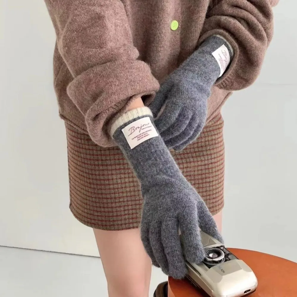 قفازات جديدة طويلة تعمل باللمس بلون سادة قفازات محبوكة سميكة للحماية من البرد قفازات أصابع عارية دافئة للنساء