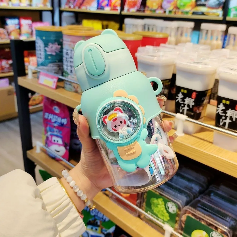 600ML 만화 어린이 물병 어린이를위한 짚으로 플라스틱 물 컵 학교 누출 방지 야외 마시는 병 텀블러