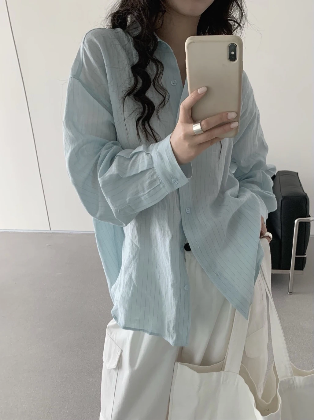 

Lilian 7 Meter Long Sleeve Shirt Lazy Style Short Front Long Back Design Breathable Comfortable Women's Business Casual Shirt