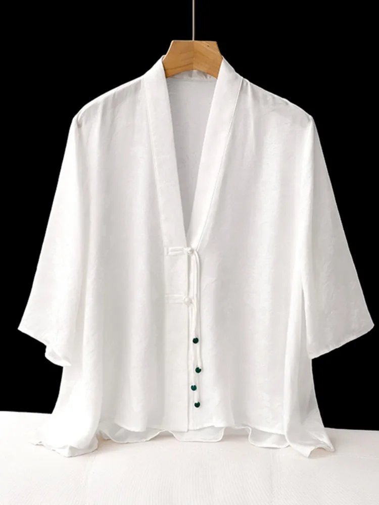 

Новая китайская атласная вышитая белая рубашка для женщин, летний ретро-кардиган с воротником на пуговицах, повседневный топ в стиле Ханьфу с V-образным вырезом, рукав 3/4