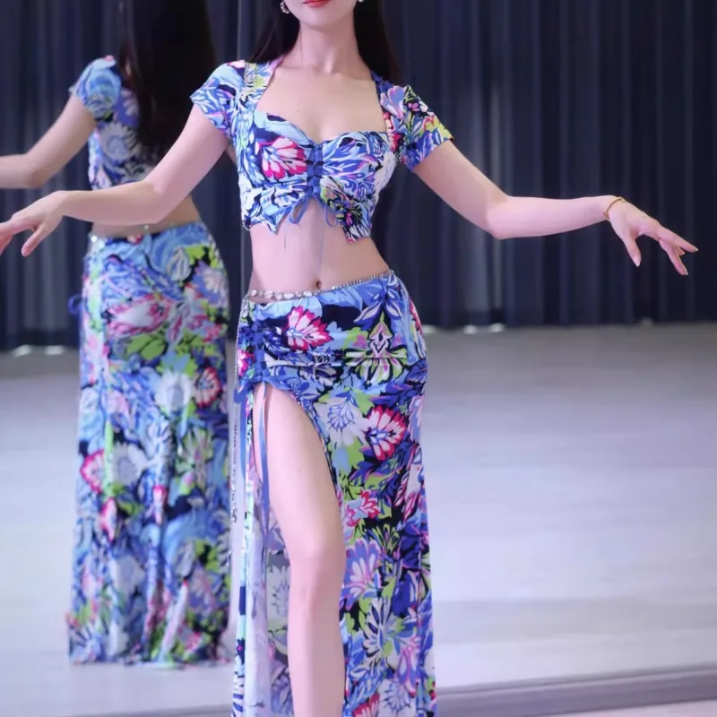 Maßgeschneiderte Bauchtanzkostüme, orientalisches Tanzkleid, blaues Übungskleid zum Binden, bedruckte Oberteile und Schlitzröcke