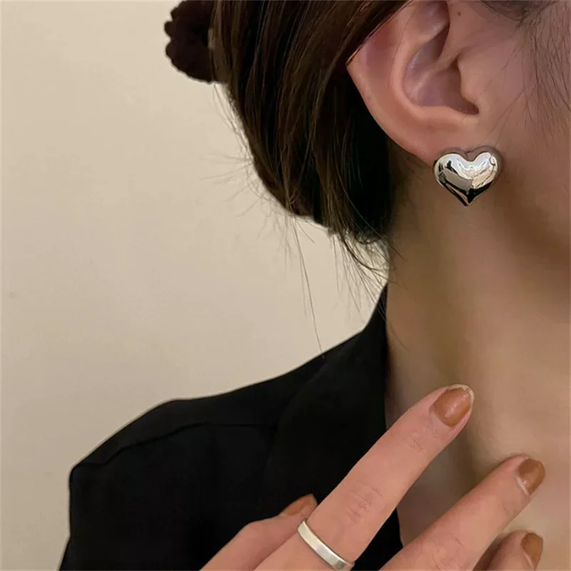 1Pair Minimalist LOVE Heart Stud Earrings For Women Trendy Elegant Wedding Bride Jewelry Prevent Allergy Silver Color