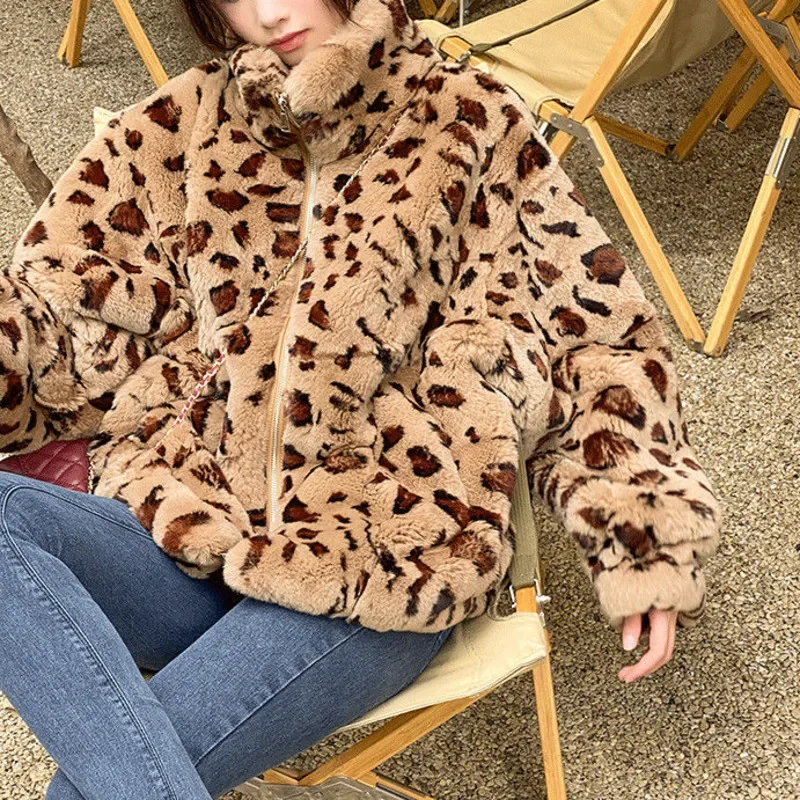 2024 Winter New Korean Edition Loose Warm Lamb Wool Women's Short Coat Women's Leopard Leather Plush Casual Coat A548