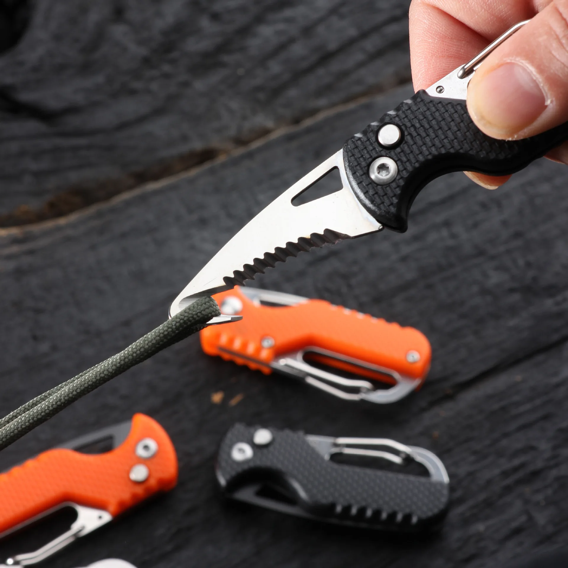 Outdoor Camping Portable Folding Knife Express Package Knife Gift Keychain Serrated Hook Knife Carry-on Survival Tool Box