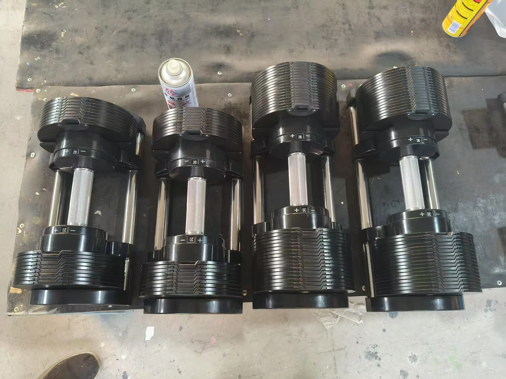 Vendas gerais equipamentos de fitness 20kg 32kg 36kg 40kg 43kg 45kg haltere peso ajustável 1 segundo conjunto de halteres de ajuste rápido