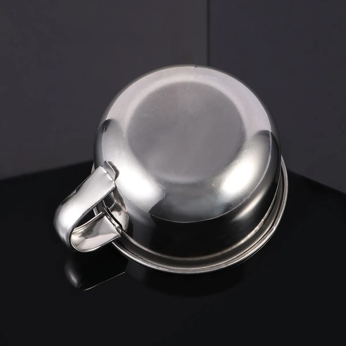 

1Pcs Elegant Shaving Bowl Stainless Steel Razor Bowl for Men with Smooth Surface and Secure Handle Shaving Soap Dish Barber