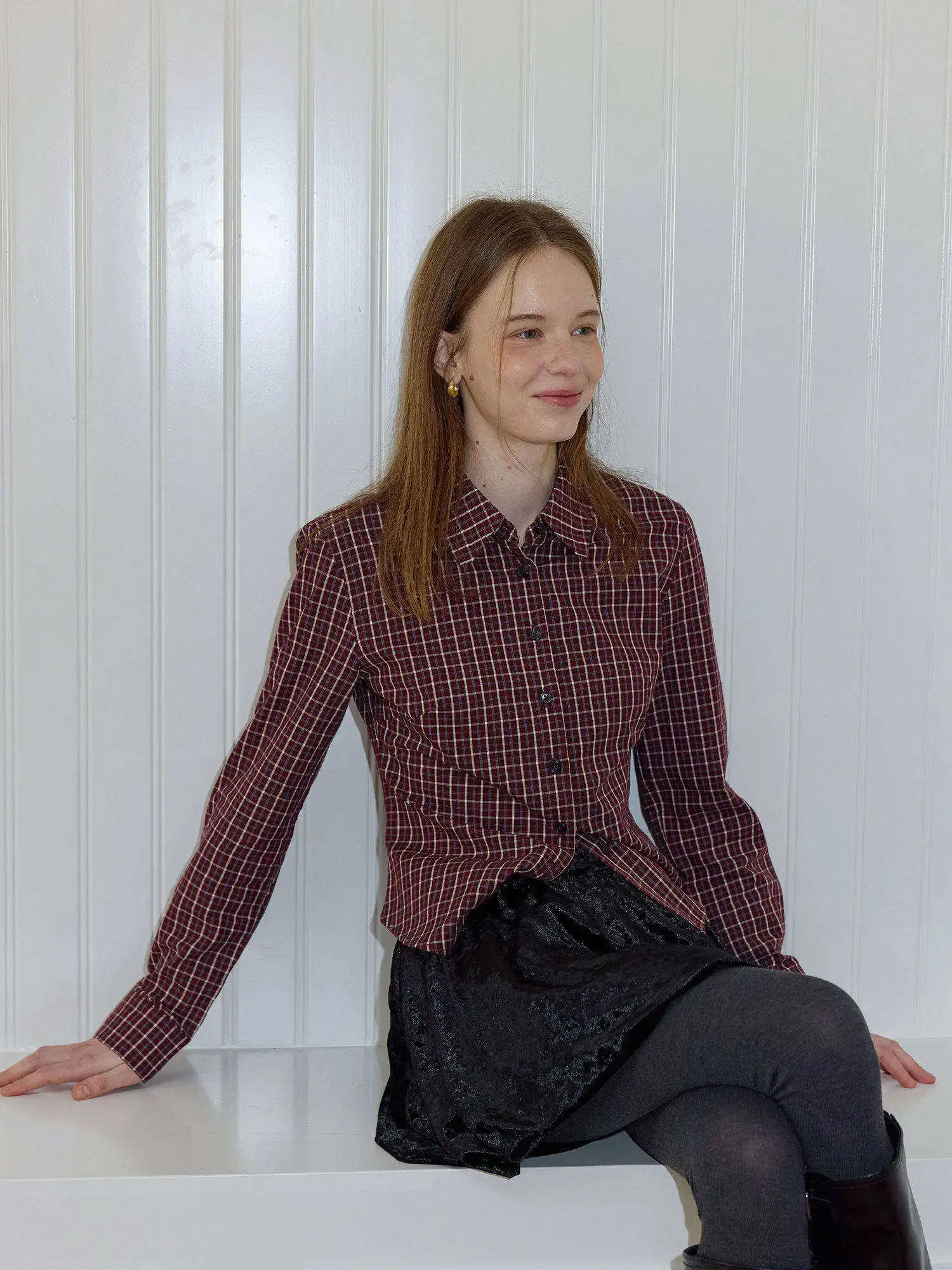 

Женская рубашка из чистого хлопка в стиле ретро с эффектом похудения, коротким рукавом, дизайном, подчеркивающим талию, и крупным цветочным узором для весны