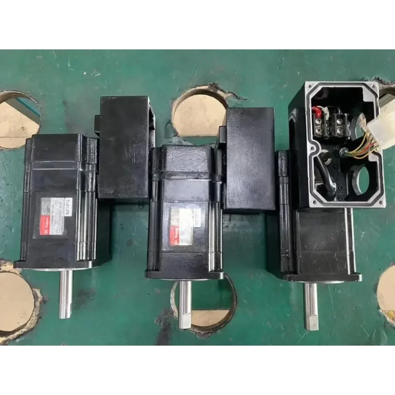 

Gold seller Servomotor de CA P50B08075HXS6L, utilizado en buenas condiciones