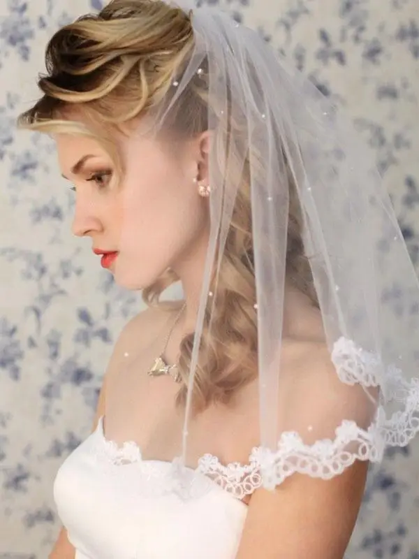 

Small Elegant Wedding Veils One Layer Tulle Appliques Lace Tulle White Ivory Bridal Veil Custom Made Veils