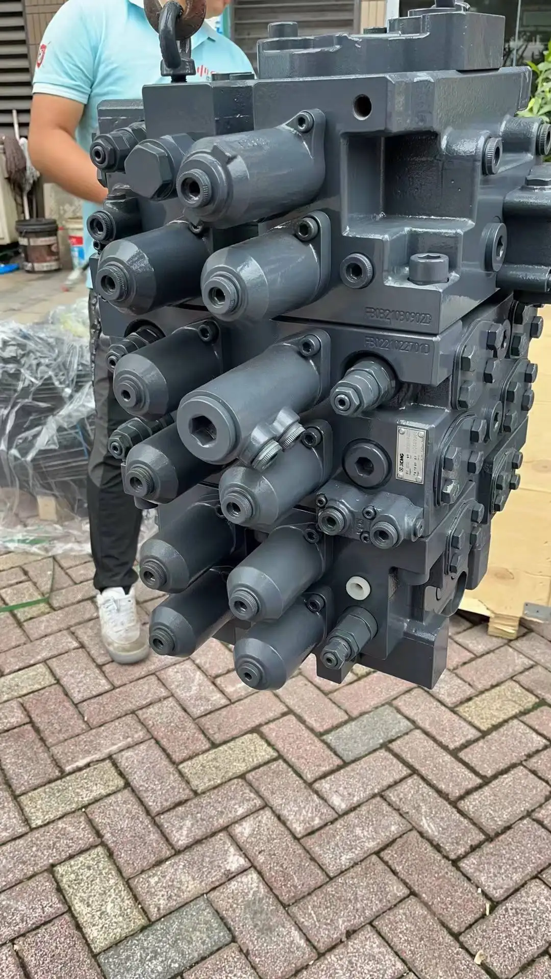 Hydraulic Distribution Valve For XCMG 470 Excavators High-pressure Main Control Valve Assembly For Construction Machinery