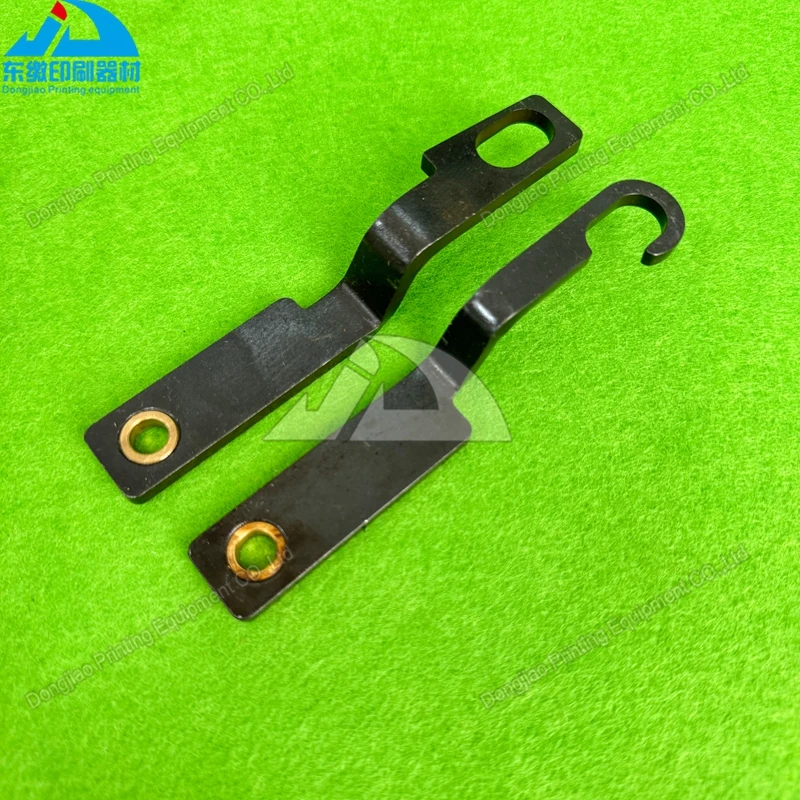 Offset Printing Machinery Parts 1 Piece C8.030.272 C8.030.273 Link Hook Bracket for Heidelberg SM102 CD102 Printing Accessories