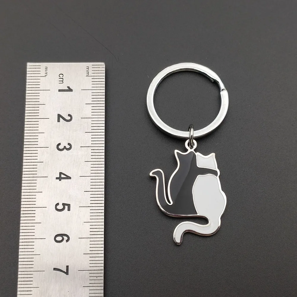 

Black White Cat Design Stainless Steel Keyring Jewelry Keychain Pendant Ornament Car Key Fashion Men Women Hot Sale Trendy Gift