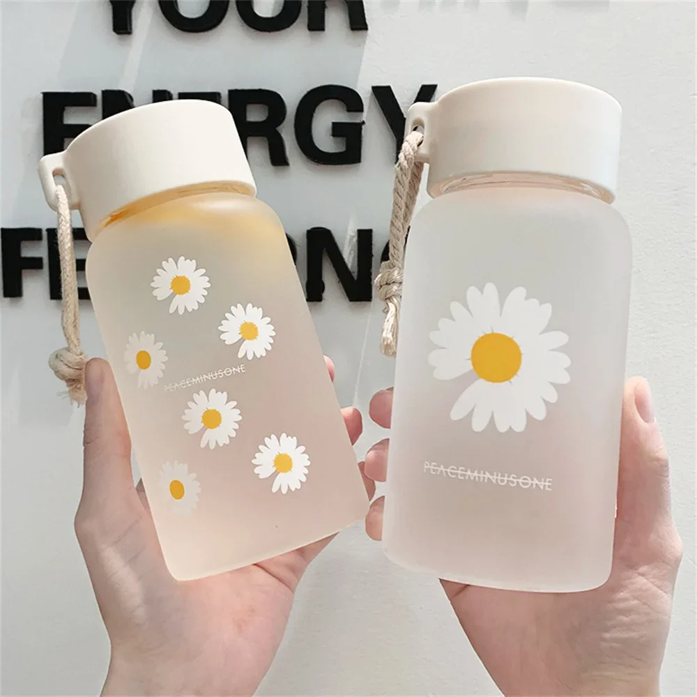 Plastic Water Cup 500ml Creative Small Daisy Outdoor Water Bottles Portable Transparent Frosted Travel Cup  Kawaii Water Bottle