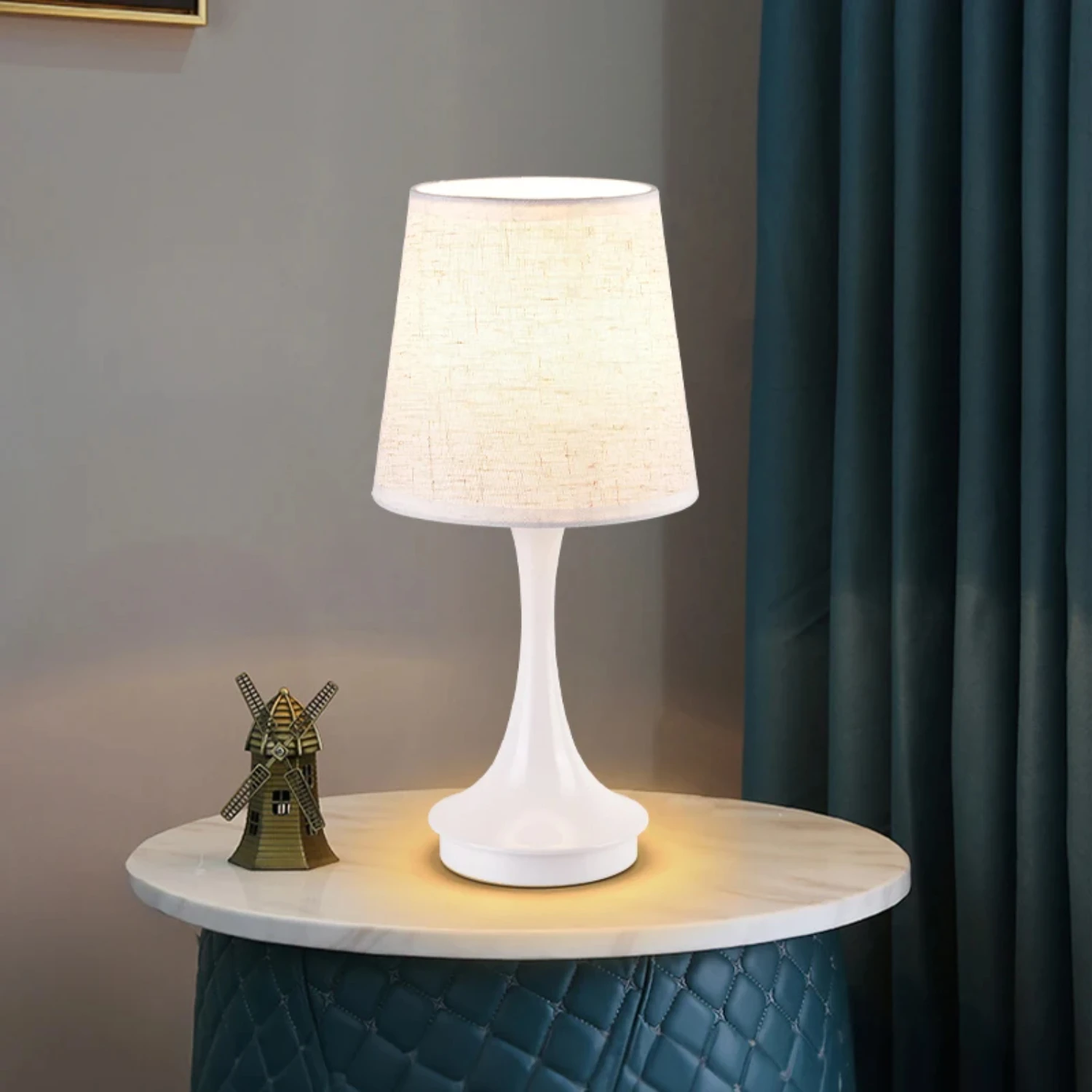 New LED cloth cover desk lamp uses E27 energy-saving bulb cloth cover lamp low-voltage USB plug bedroom lamp atmosphere night la