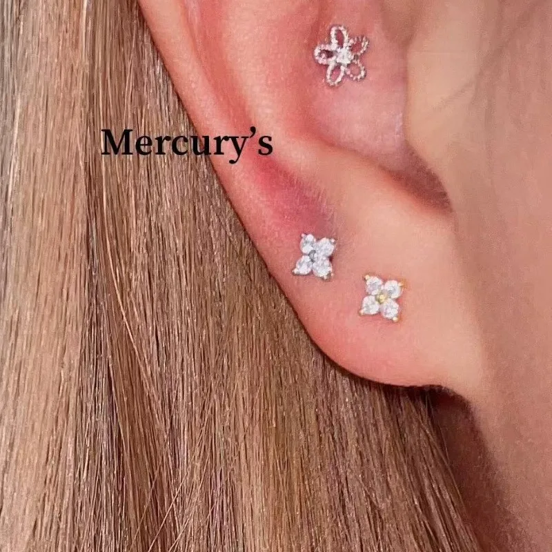 Met diamanten ingelegde klavertje vier oorknopjes, klein en mini veelzijdig geluksgras voor dames, kleine en heldere prachtige oorbel