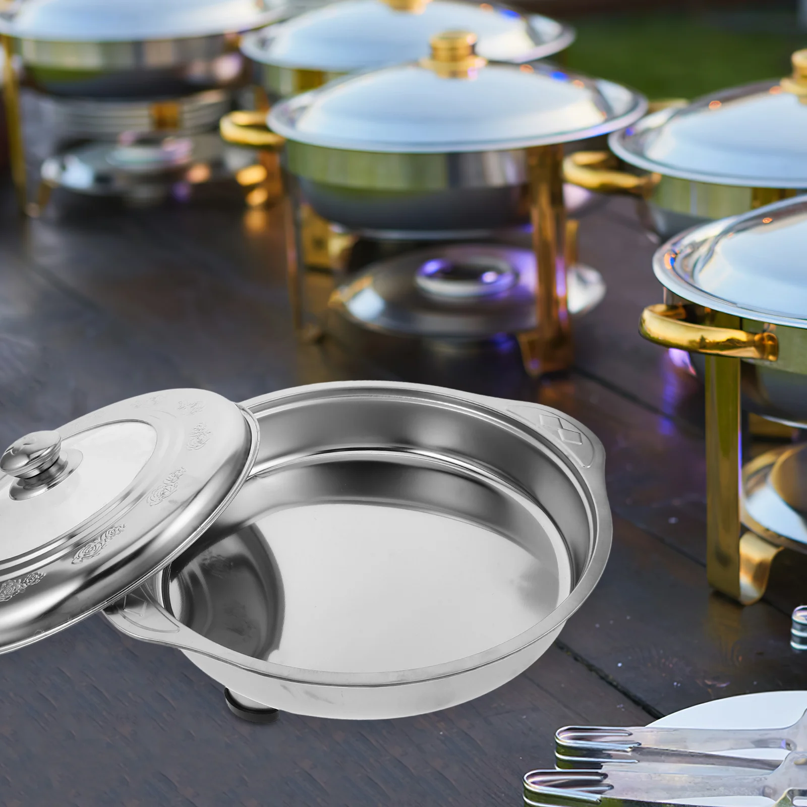 

Stainless Steel Buffet Serving Pan With Lid Detachable Legs Food Tray For Hotels Restaurants Catering Metal Serving Dish
