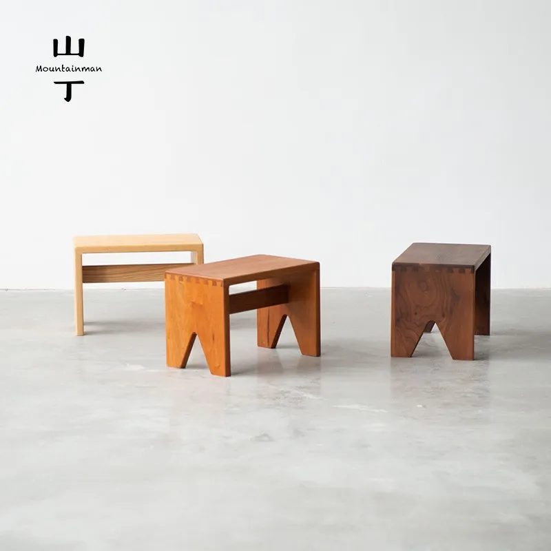 

MOMO Swallowtail Stool Solid Wood Black Walnut Mortise Tenon Shoe Changing Stool Retro Children's Shoe Changing Stool Low Stool