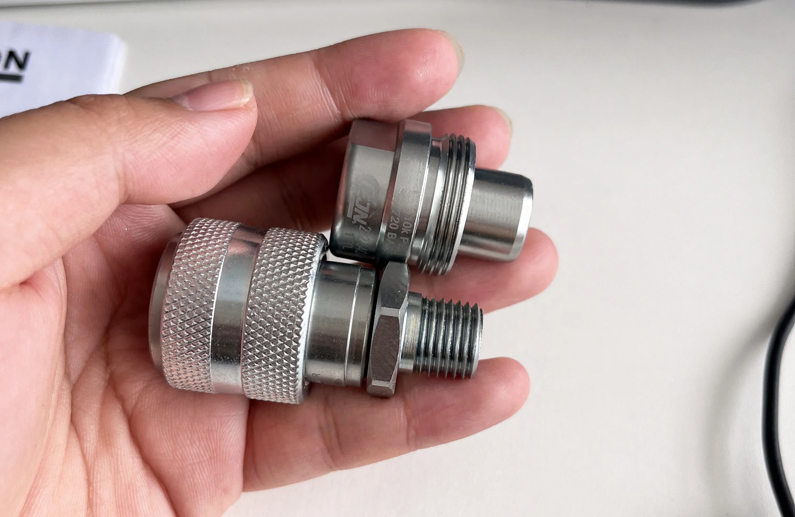 2500 بار 4 بوصة 100 مم قطر G1/2 مقياس الضغط الهيدروليكي متوفر في المخزون