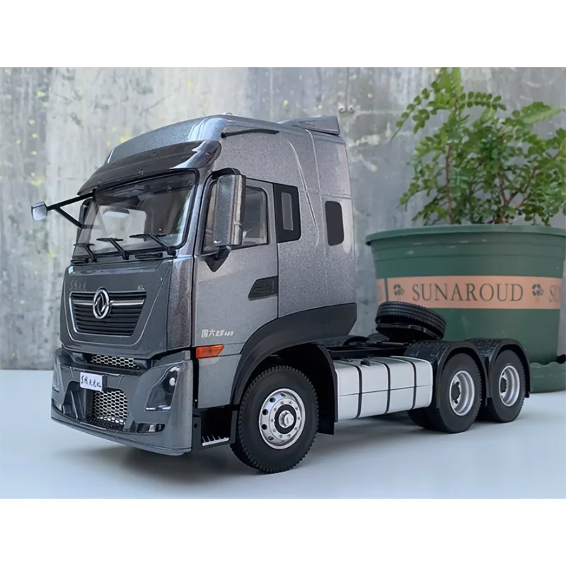 Diecast 1: 24 Scale Dongfeng Tianlong KL KX Tractor Head Heavy Truck Engineering Vehicle Alloy Simulation Model Decoration Toy