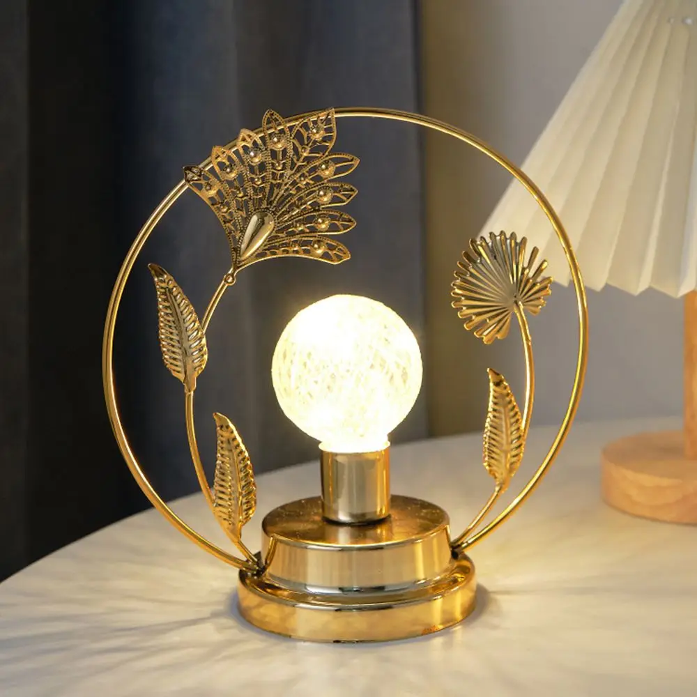 luminaria-de-mesa-led-com-formato-de-borboleta-folha-design-vazado-em-forma-de-anel-estrutura-metalica-iluminacao-suave-material-de-ferro-luminaria-decorativa