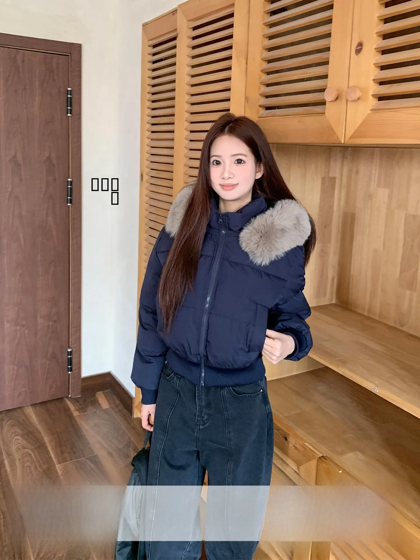 

Теплая хлопковая куртка с меховым воротником, приталенная, для женщин, в корейском стиле, однотонная, на молнии, для повседневной носки