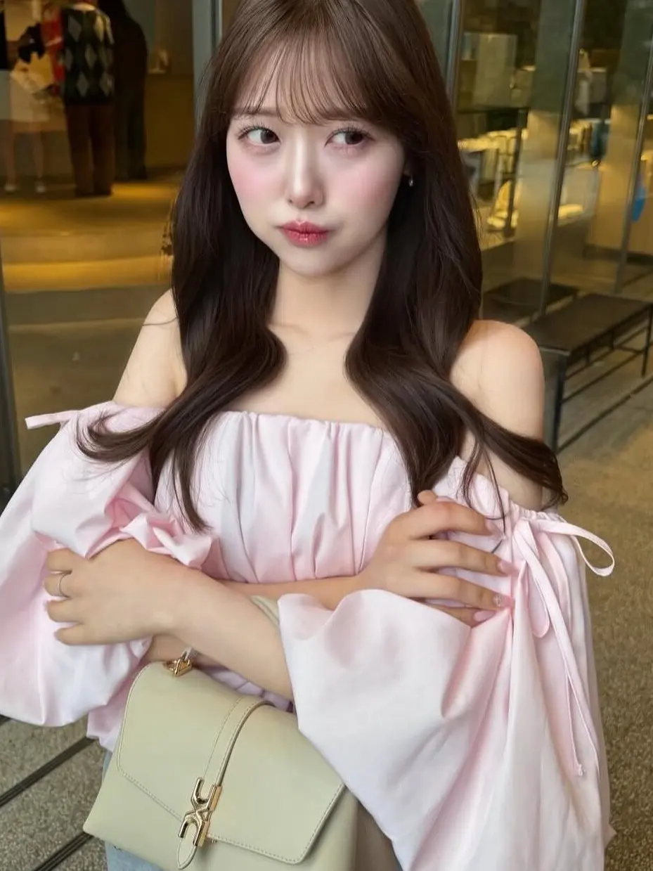 

Elegant Style Bubble Sleeve Shoulder Bared Shirt Women's One-Shoulder Pleated Drawstring Waist Cinching Short Length Trendy Top