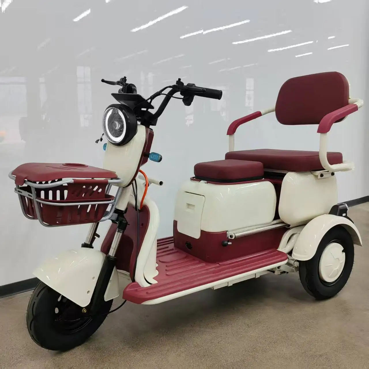 

STLF China Warehouse 3 Seat Electric Tricycle for Adult 600w Motor 3speed and Parking Gear 3wheels Ebike