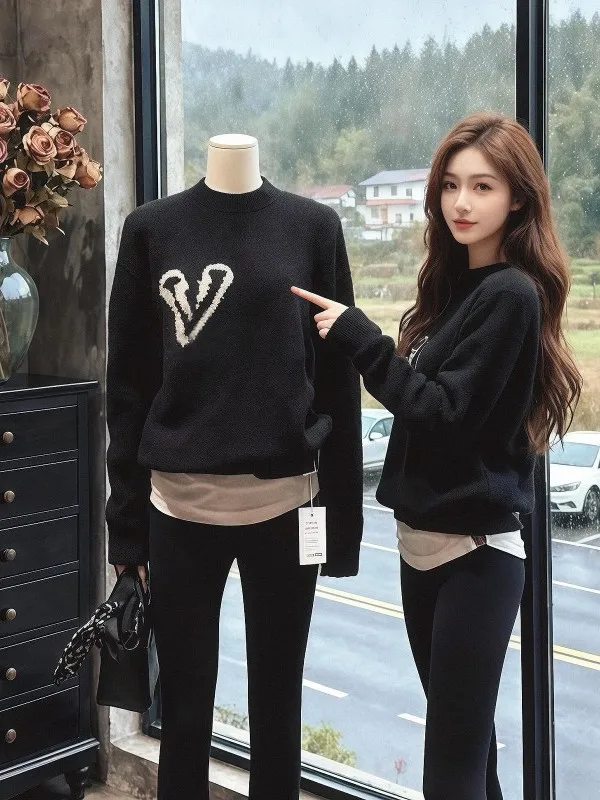 Loose Fit Korean Casual Style Long Sleeve round Neck Knitted Sweater Women's Warmth Small Audience Design Top Letter LOGO