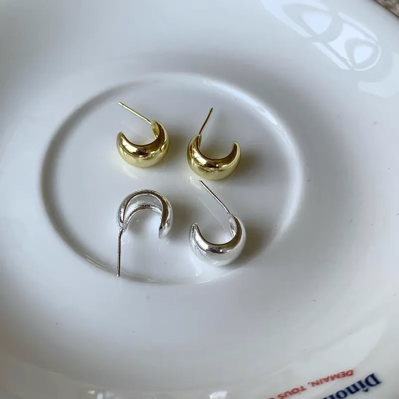 

Изогнутые серьги-гвоздики из стерлингового серебра 925 пробы, модный новый дизайн, нишевый стиль, простые элегантные элитные украшения для ушей для женщин