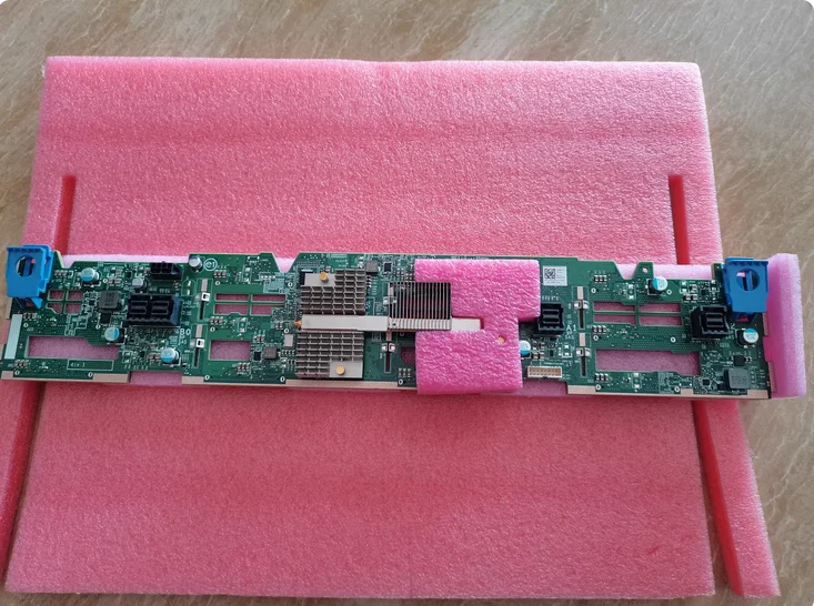 R750 R7525 3.5'*12 Hard disk backplane for server  V084T 0V084T