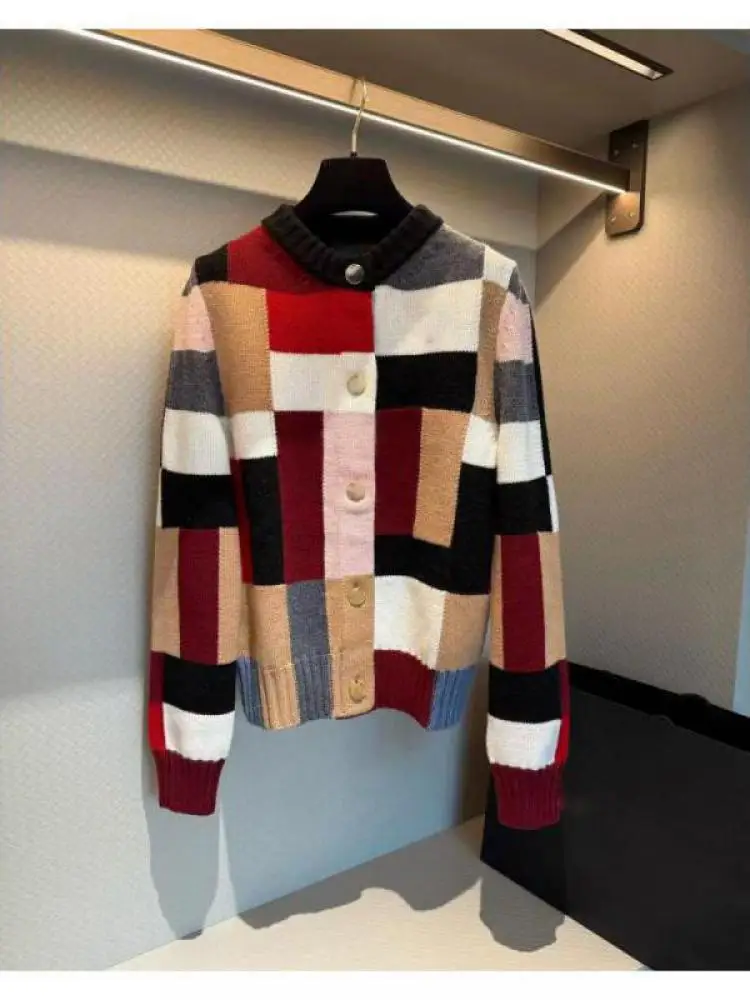 2026 Early Autumn Loose Contrast Color Vintage Colorblock Plaid Cashmere Soft Knitted Western Style Cardigan Long Sleeve Women
