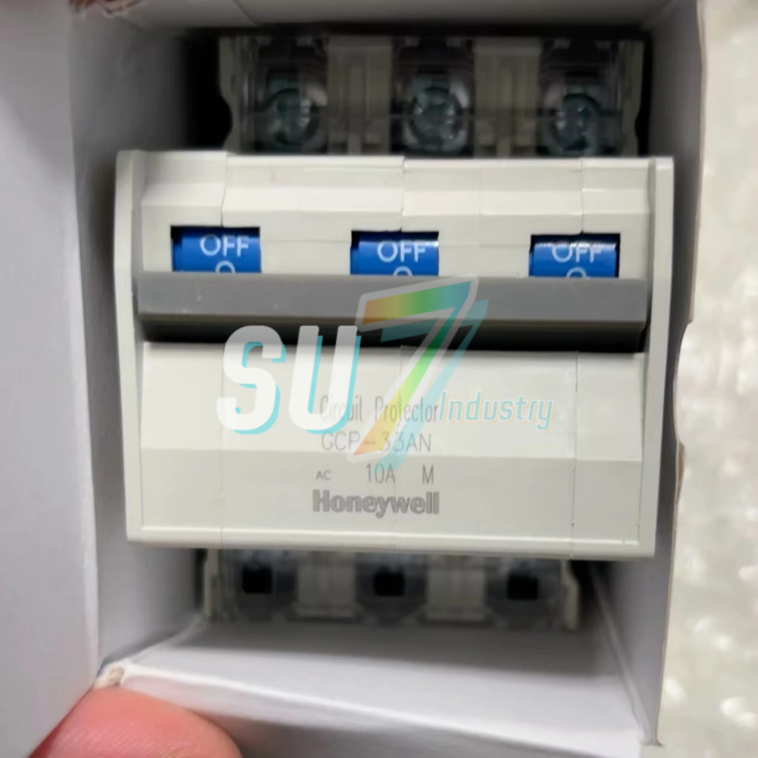 Pemutus Sirkuit GCP-33AN 10A Baru asli