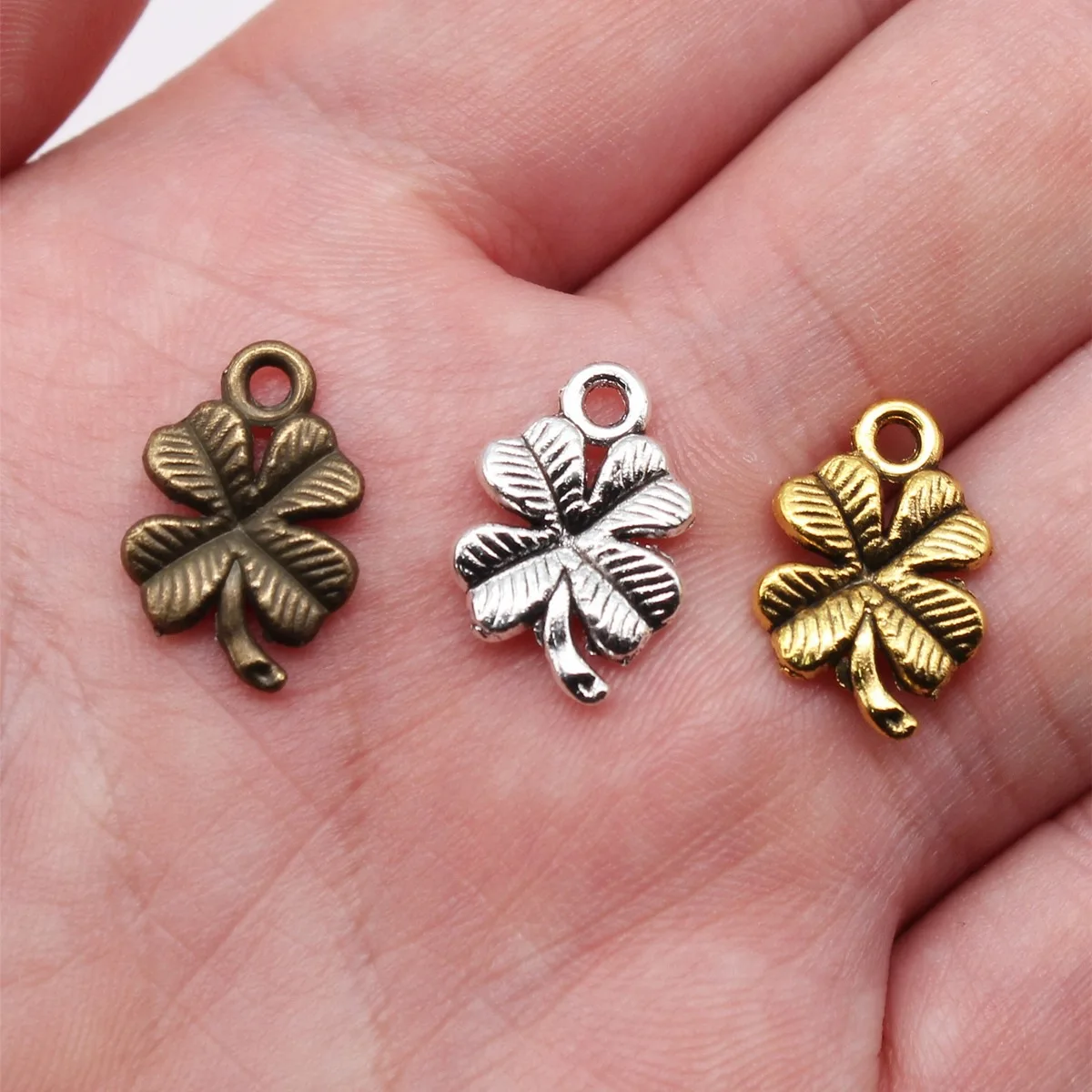 Vintage Lucky Four Leaf Clover Charms Pendant Wish Gift Charms For Jewelry Making Bracelet Necklace Craft Bulk