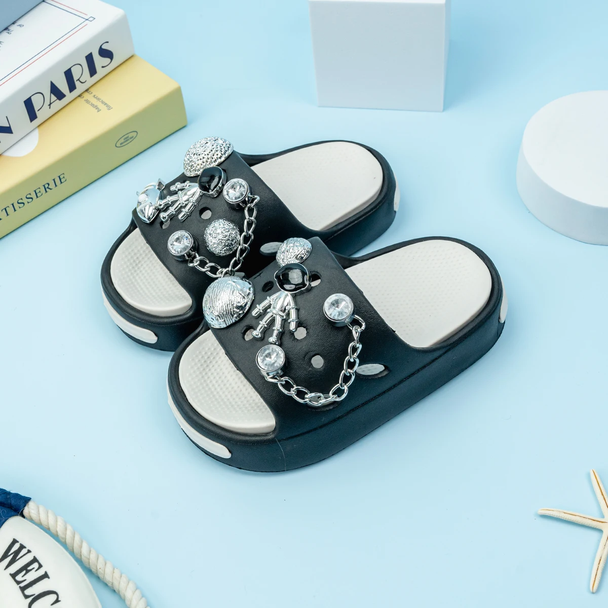 

New Popular Cartoon Alien Versatile Boys' Eva Slippers, Fashionable Double Soft-Soled Non-Slip Sandals 831