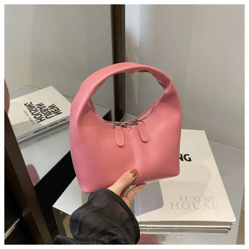 حقيبة يد محمولة من جلد البولي يوريثان بلون الحلوى حقيبة صغيرة تحت الإبط حقيبة محفظة عصرية على شكل هلال حقيبة مكياج