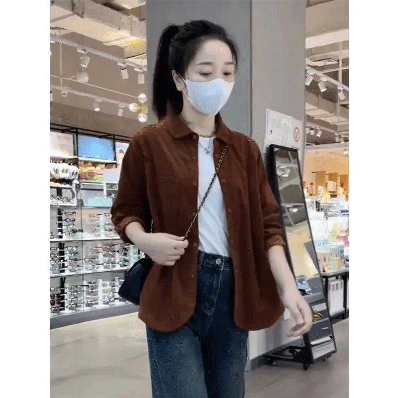 

Вельветовая женская свободная длинная повседневная верхняя одежда для похудения, модная осенне-зимняя новая корейская версия на пуговицах